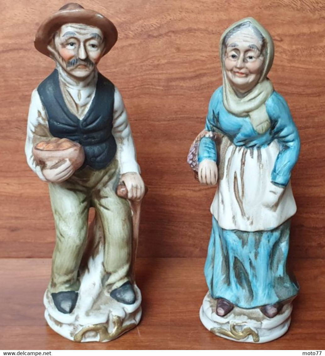 Lot Couple VIEUX - Homme Femme - Canne Panier Fruits - STATUETTE  - Très Bon état - Vers 1980 - Autres & Non Classés