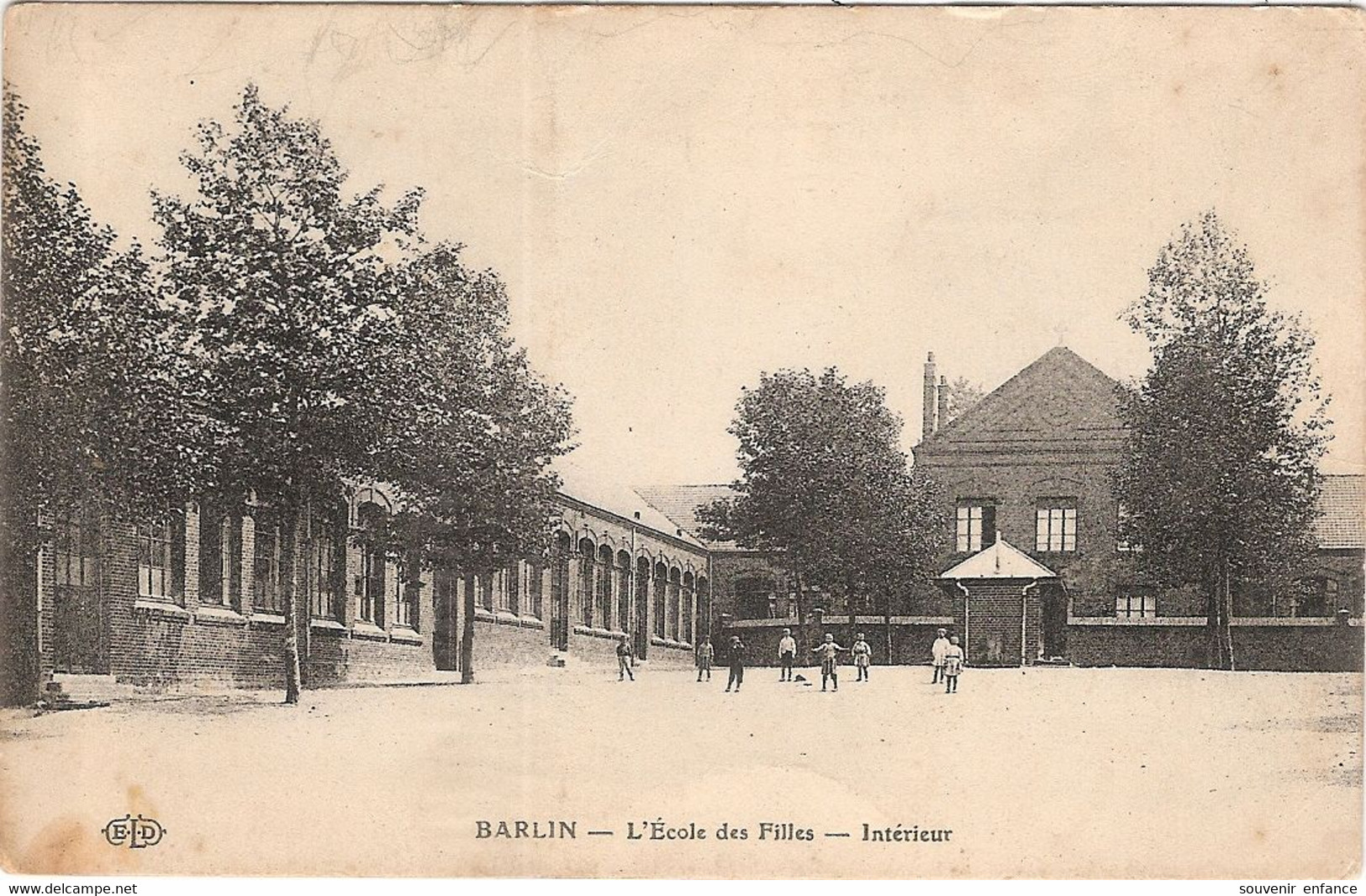 CPA  Barlin L'Ecole Des Filles Intérieur 62 Pas De Calais - Barlin