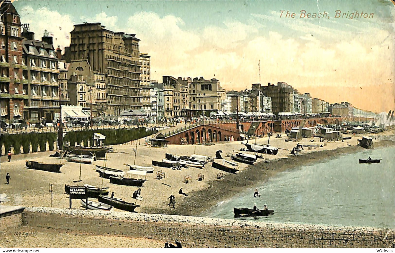 034 497 - CPA -  Royaume-Uni - Angleterre - Sussex - Brighton - The Beach - Brighton