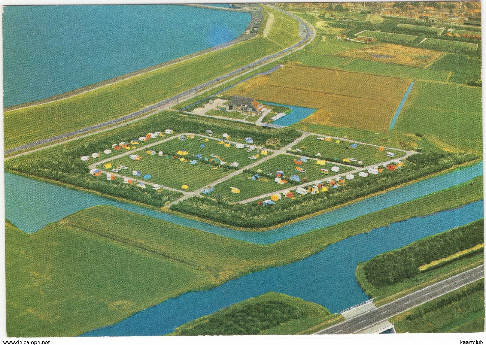 Harlingen - Camping Kampeerboerderij 'Zeehoeve', Westerzeedijk 45 - (Nederland) - Aerophoto-Schiphol  No 31069 - Harlingen