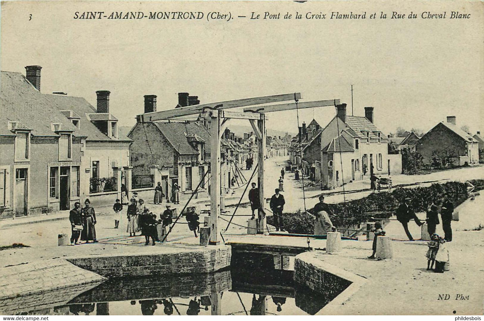 CHER  SAINT AMAND DE MONTROND  Le Pont De La Croix Flambard Et Rue Du Cheval Blanc - Saint-Amand-Montrond
