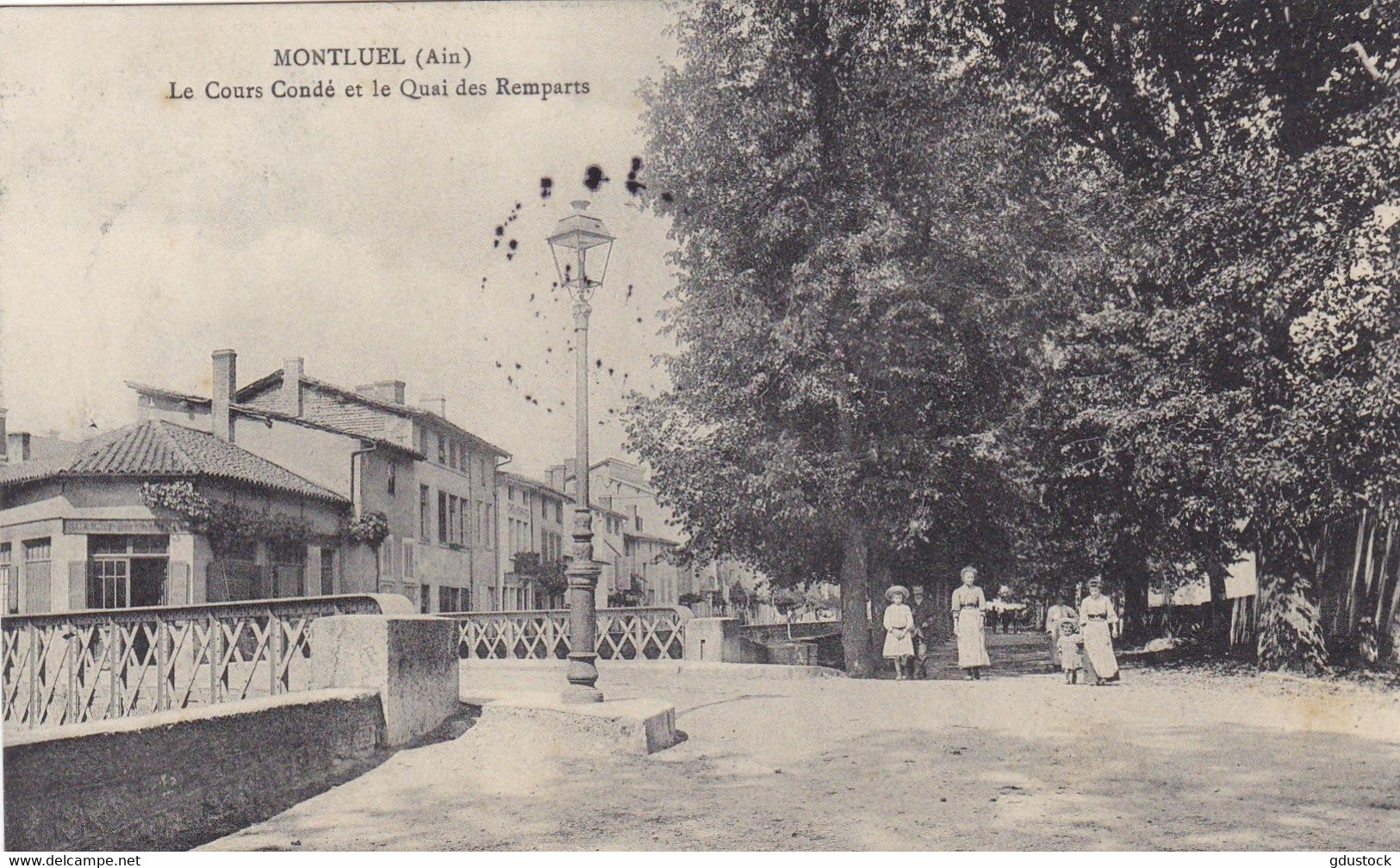 Ain - Montluel - Le Cours Condé Et Le Quai Des Remparts - Montluel