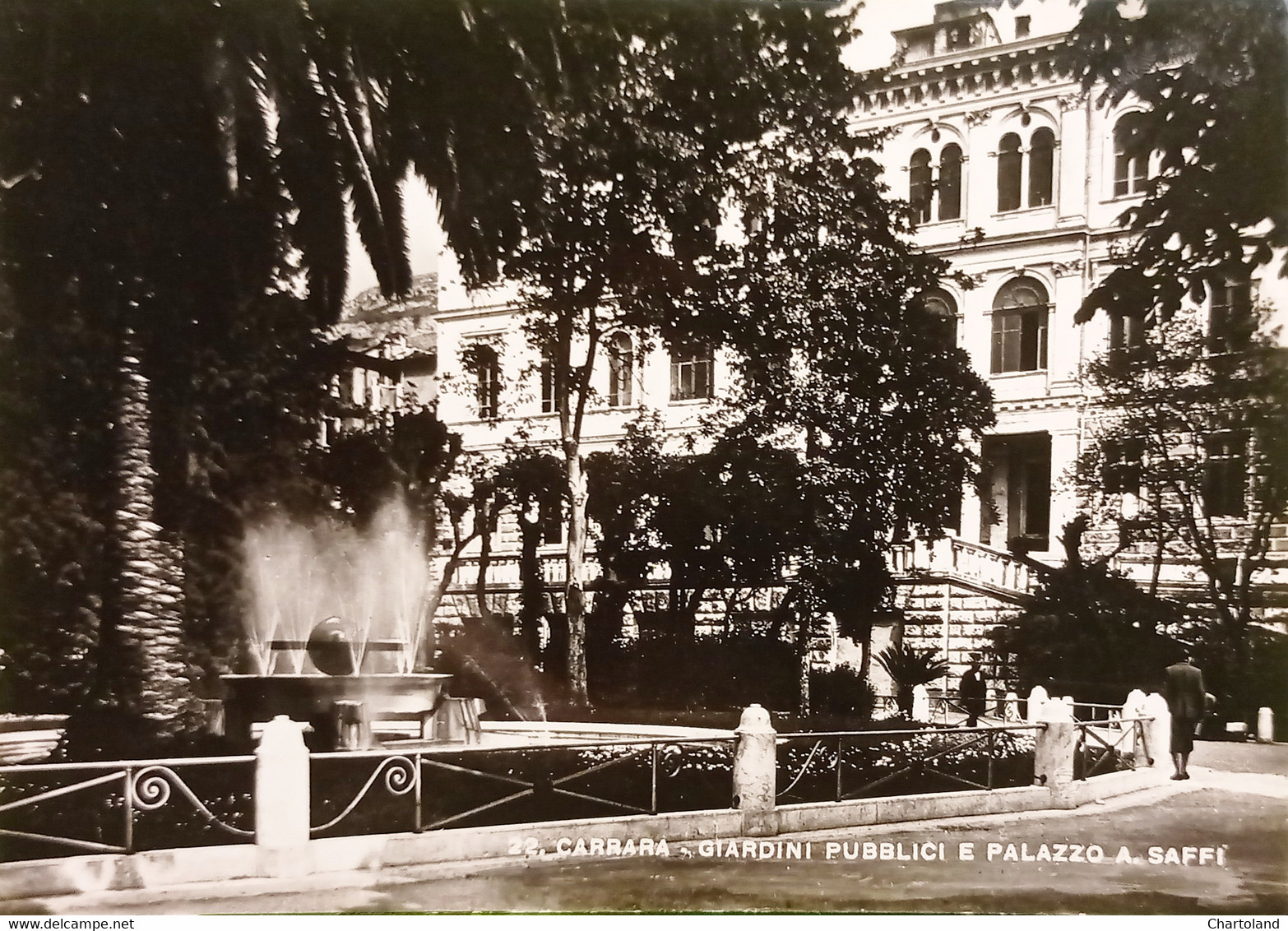 Cartolina - Carrara - Giardini Pubblici E Palazzo A. Saffi - 1950 Ca. - Massa