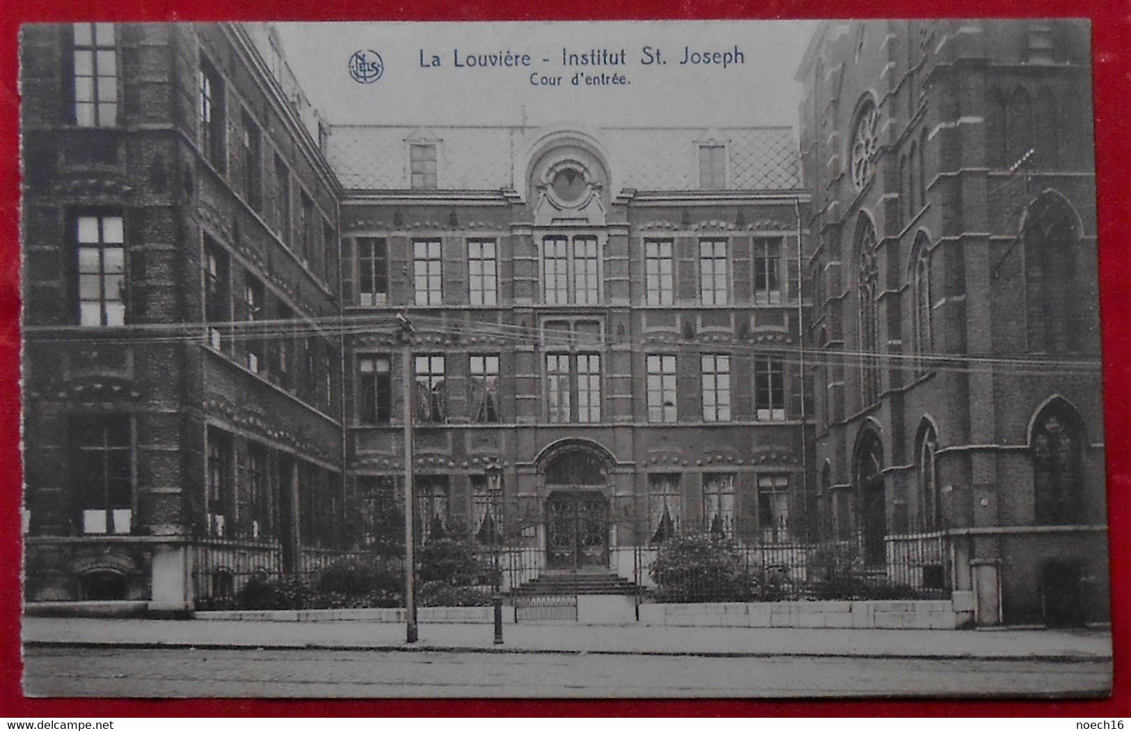 CPA La Louvière - Institut Saint Joseph - Cour D'entrée - La Louvière