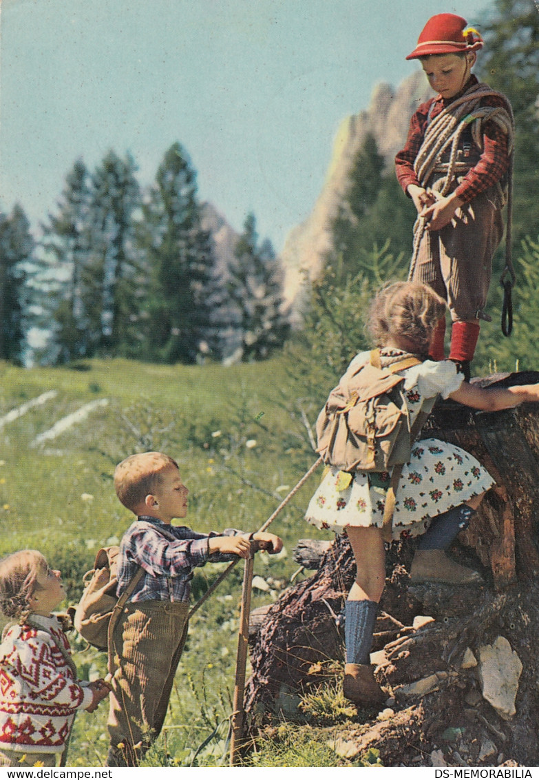 Children Climbing Bergsteigen 1971 - Climbing