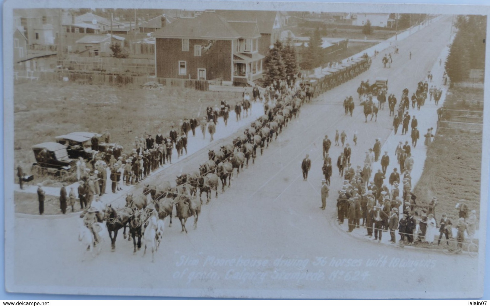 C. P. A.  : CANADA : CALGARY : "Slim" Moore House Driving 36 Horses With 10 Wagons Of Grain - Calgary