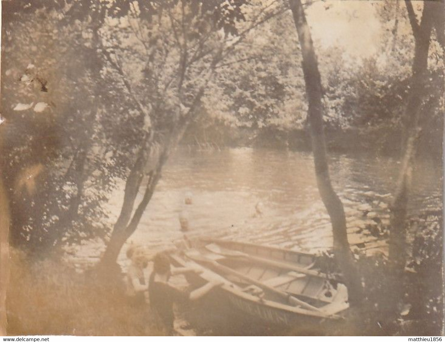 Photo Juillet 1914 Près NOGENT-LE-ROI - Les Bords De L'Eure, La Baignade, Barque (A233) - Nogent Le Roi