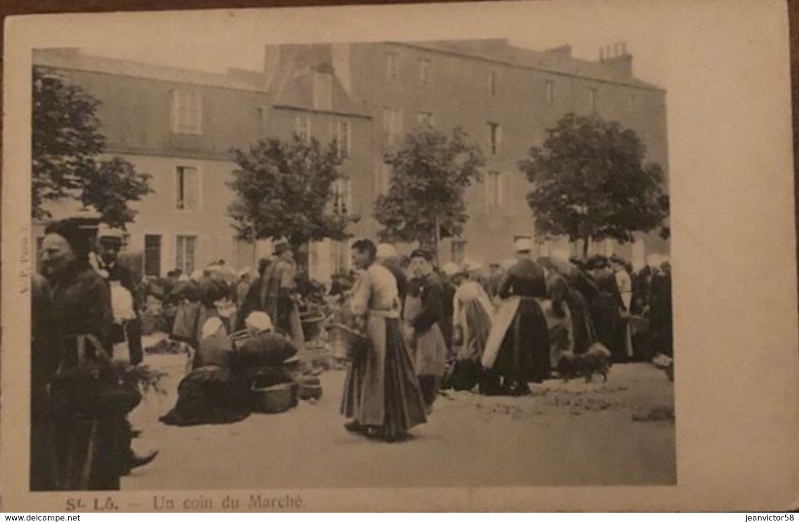 Saint Lo Un Coin Du Marché - Saint Lo