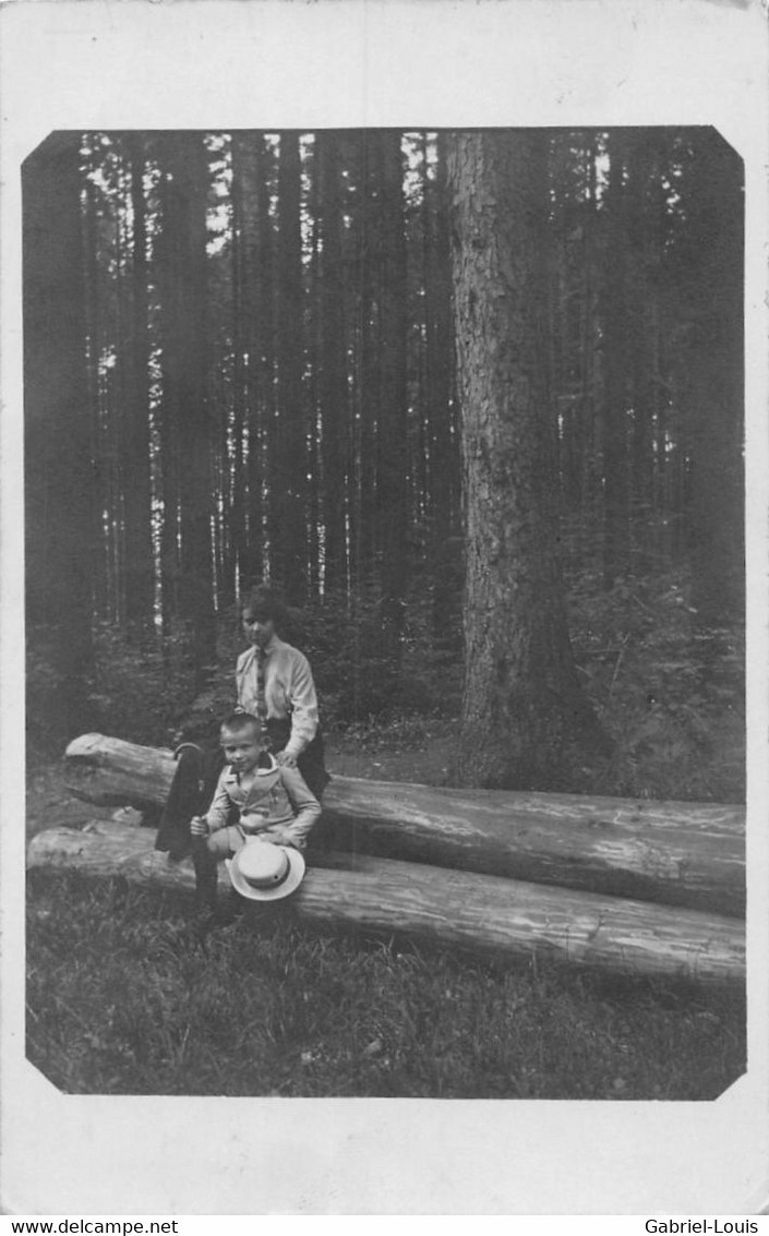 Carte-Photo - Cachet Zürich 1910 - Mutter Und Sohn Im Wald - Wald