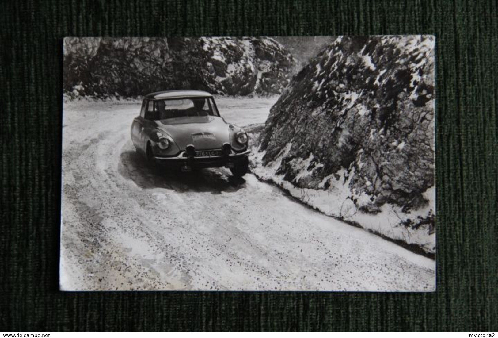 Photographie J.MOLEZUN : La DS CITROEN,Victorieuse De NEYRET TERRAMORSI Du Criterium Neige Et Glace 1962. - Cars