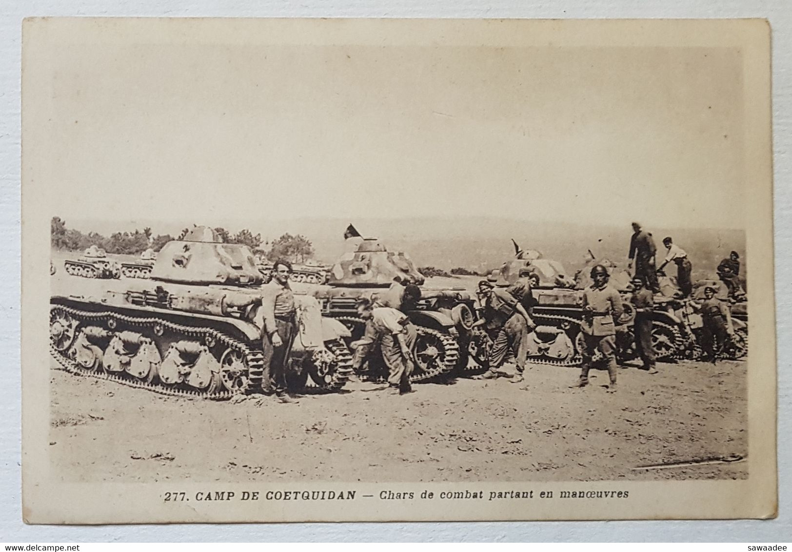 CARTE POSTALE - FRANCE - CHAR DE COMBAT (à Identifier) PARTANT EN MANOEUVRES CAMPT DE COETQUIDAN - DATEE 1940 - Vehicles