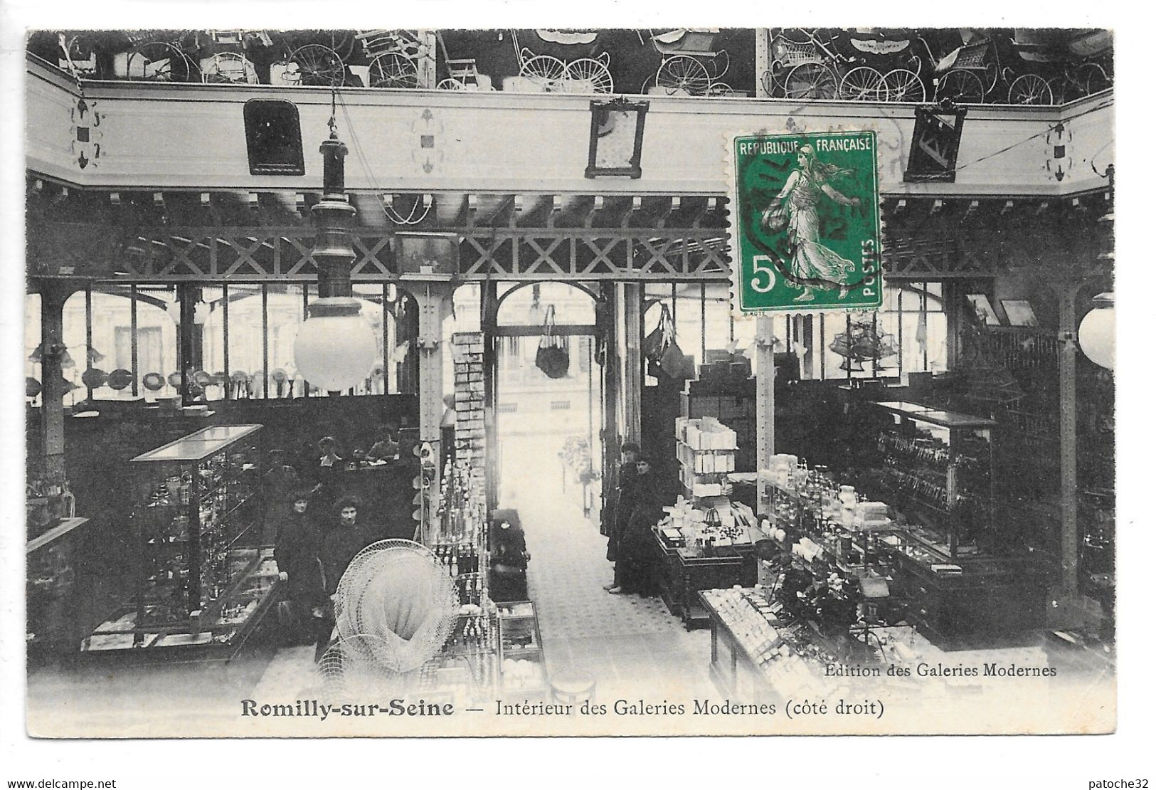 Cpa...Romilly-sur-Seine...intérieur Des Galeries Modernes....(coté Droit)...animée...1912.... - Romilly-sur-Seine