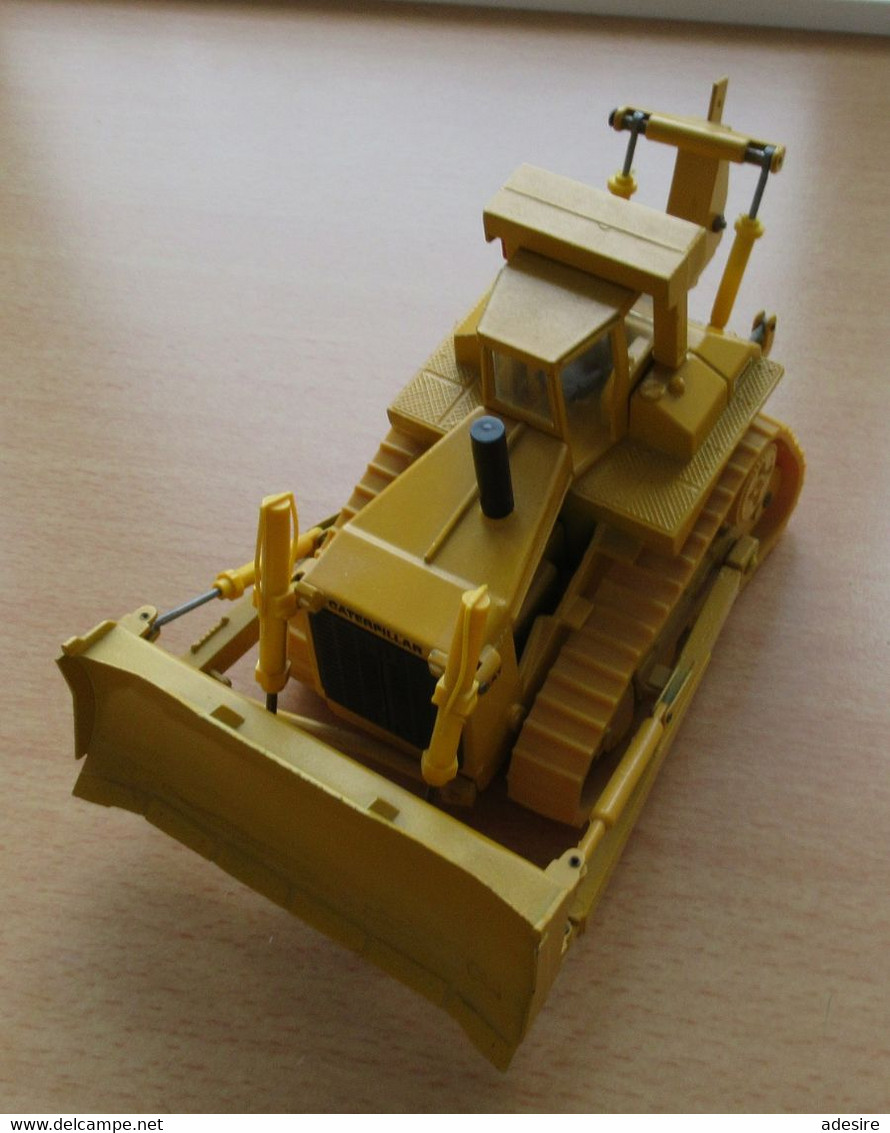 MODELL CATERPILLAR D10, Art.Nr.285, 1:50 Marke Conrad, bewegliche Teile originalgetreu, Made in West Germany, ...