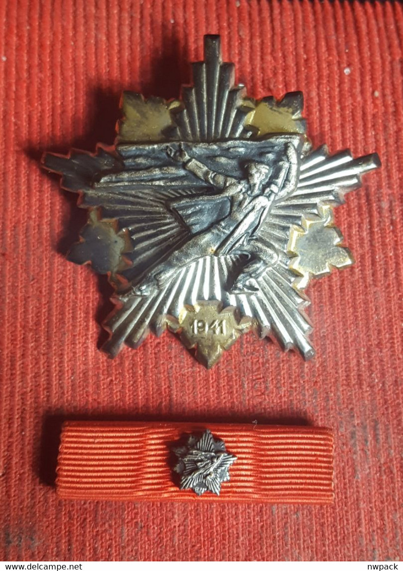 WW2 Ex Yugoslavia - PARTIZANSKA / PARTISAN  SPOMENICA 1941. No. 22442 Siver Breast Badge - Autres & Non Classés