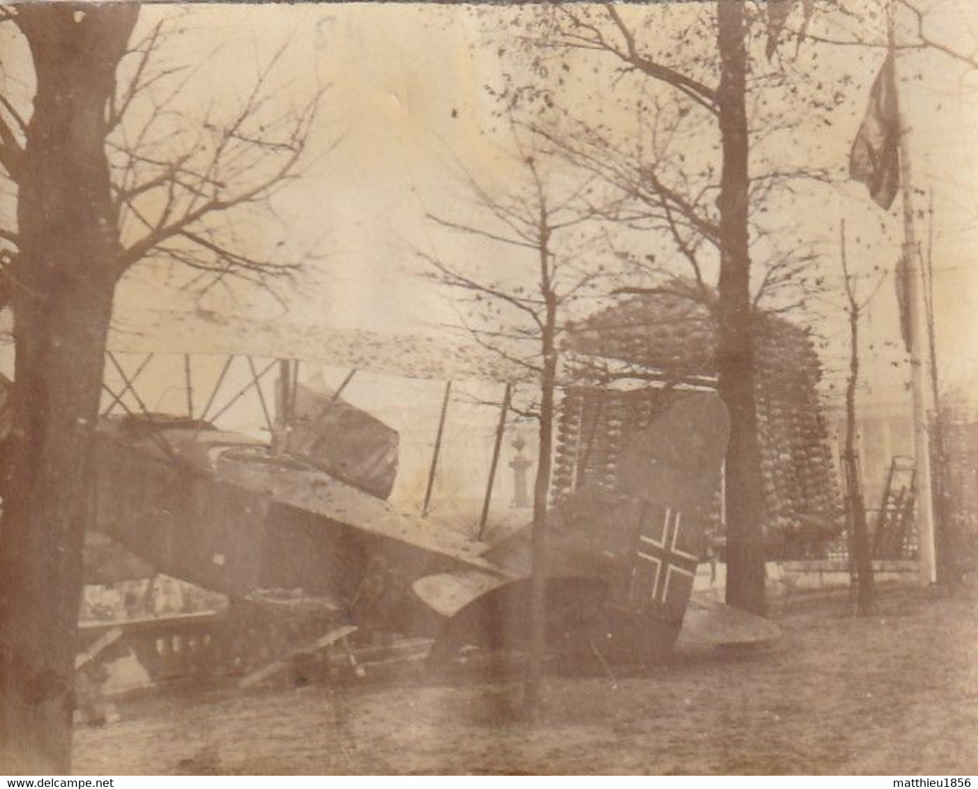 Photo Novembre 1918 PARIS - Jardin Des Tuileries, Exposition D'avion Allemand Aviatik, Aviation (A233, Ww1, Wk1) - 1914-1918: 1ère Guerre