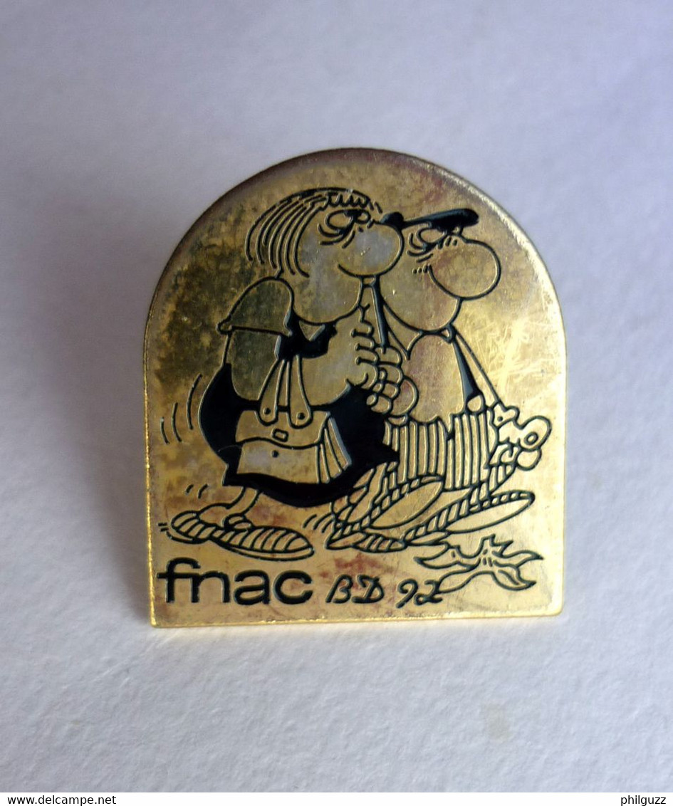 PIN'S BIDOCHON FNAC 1992 - BINET - Pin's