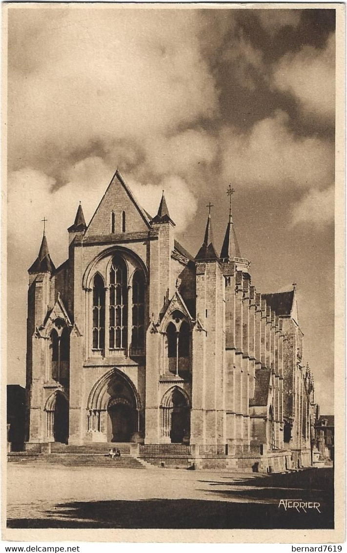 76  Eu  - Collegiale Notre Dame - Facade - Eu