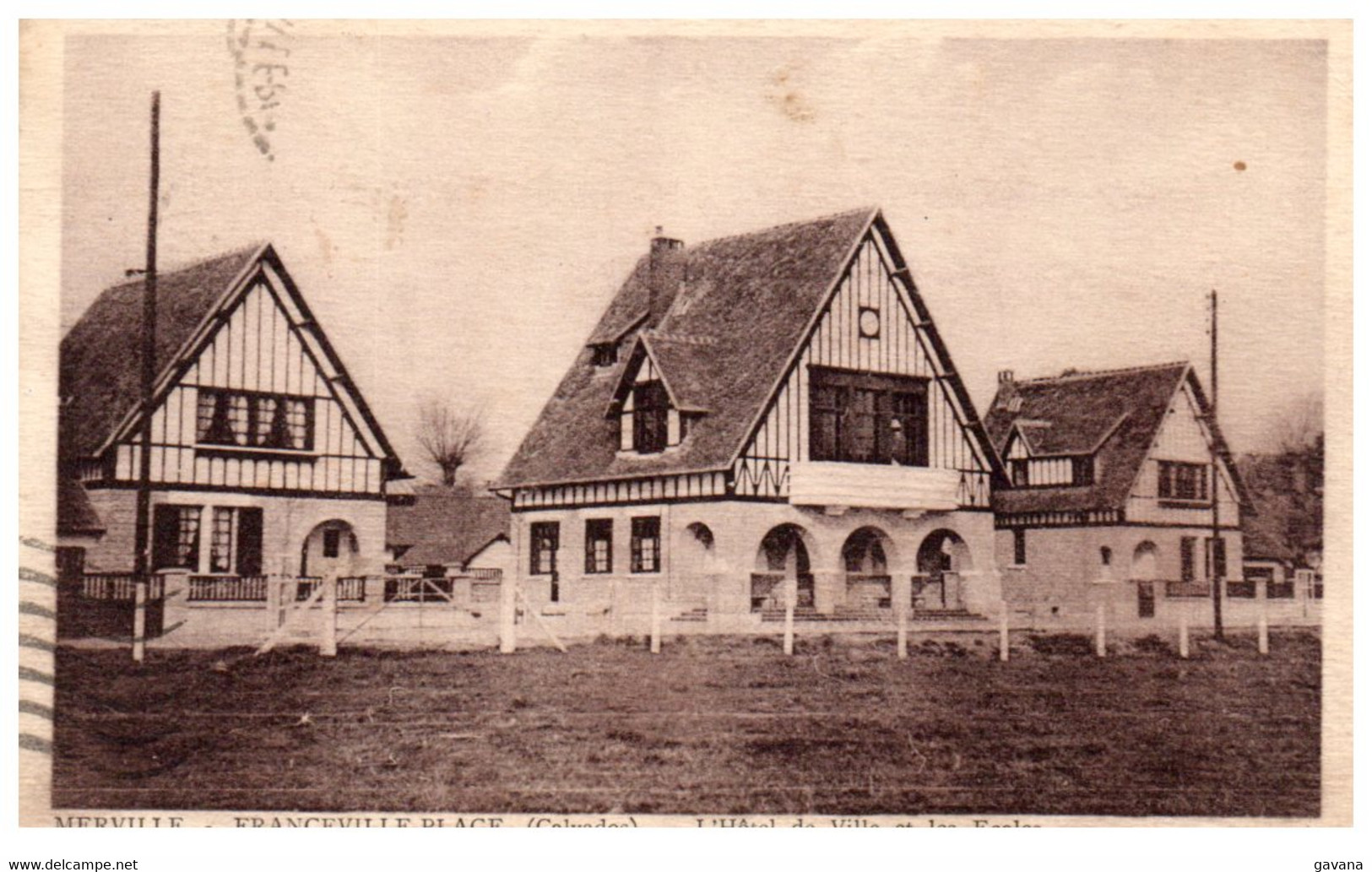 14 MERVILLE - FRANCEVILLE-PLAGE - L'hotel De Ville Et Les écoles - Autres & Non Classés