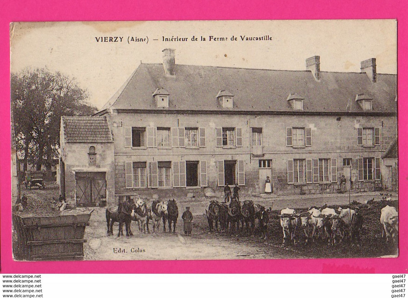 CPA (Réf: Z2658) VIERZY (02 (AISNE) Intérieur De La Ferme De Vaucastille (animée, Chevaux, Boeufs) - Altri & Non Classificati