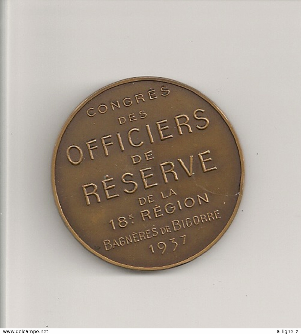 Ref KDK : Médaille Bronze 40 Mm Marechal Foch Congrés Des Officiers De Réserve Région Bagneres De Bigorre 1937 + Boite - Professionnels / De Société
