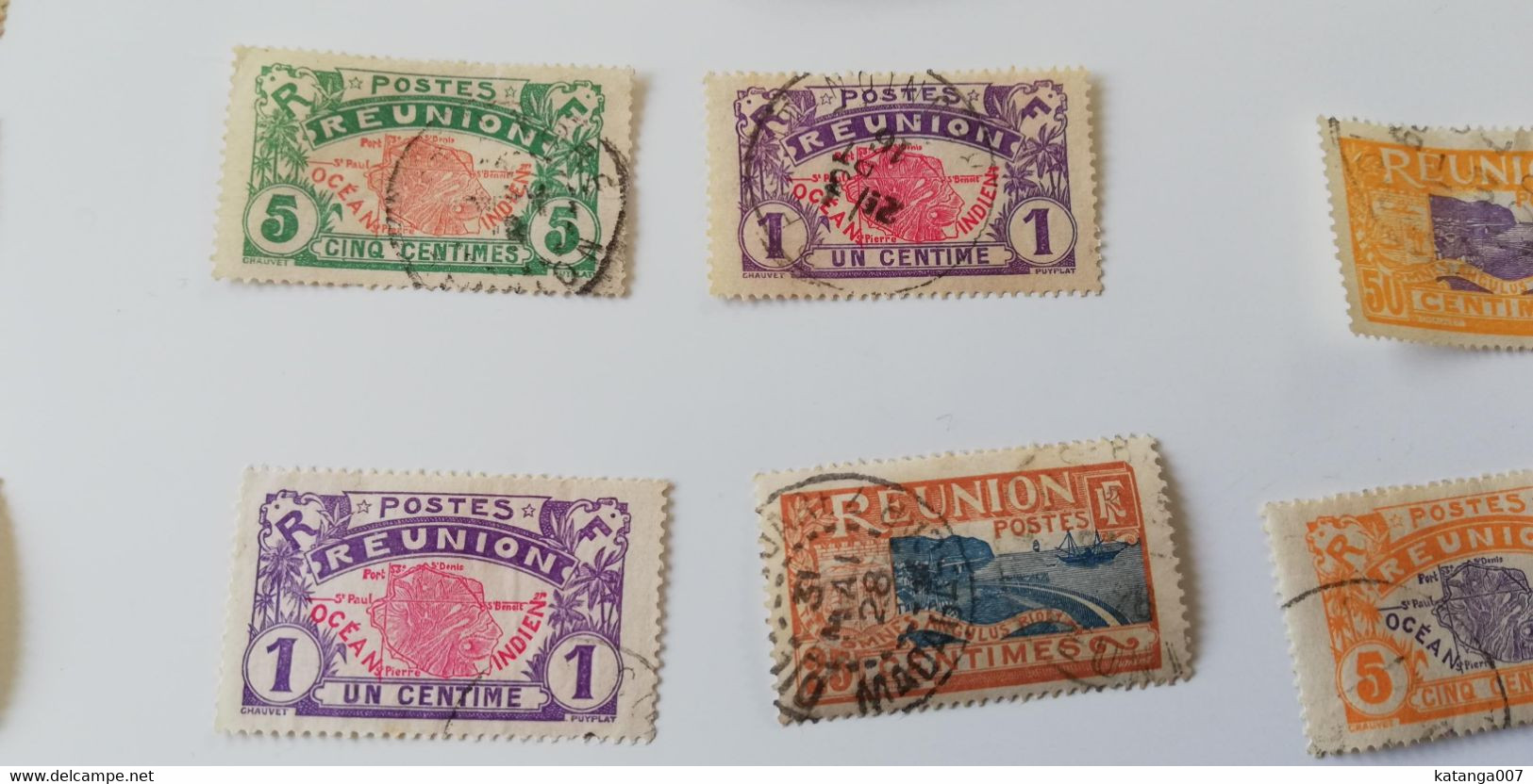 LOT DE 33 TIMBRES  COLONIE FRANCAISE - ILE DE LA REUNION  - FRANCE - 26