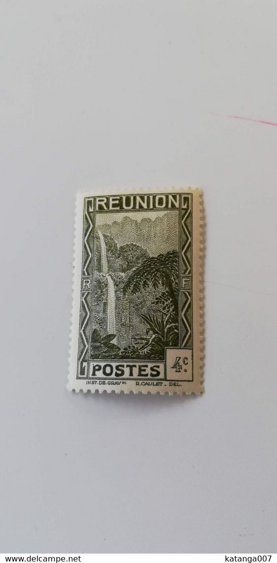 LOT DE 33 TIMBRES  COLONIE FRANCAISE - ILE DE LA REUNION  - FRANCE - 26