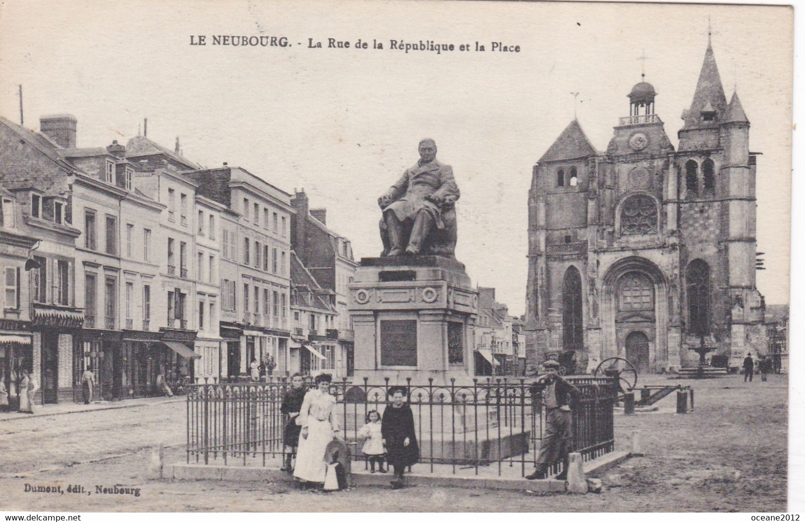 27 Le Neubourg. La Rue De La République Et La Place - Le Neubourg