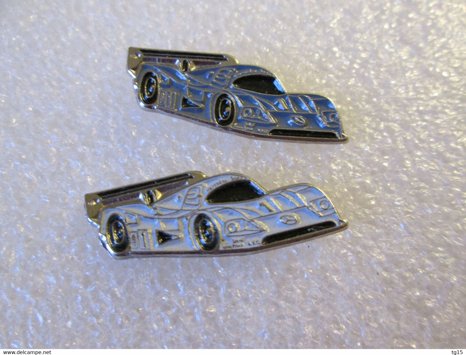 PIN'S    LOT 2 MERCEDES BENZ  SAUBER C 9 - Mercedes