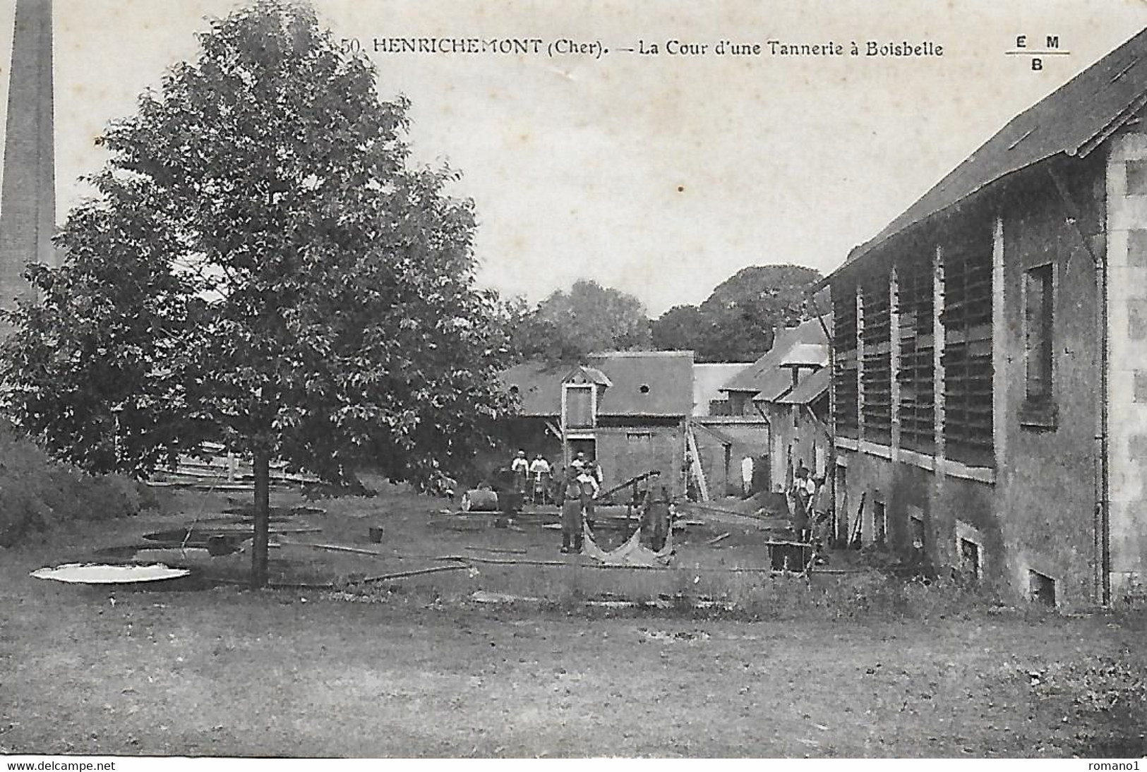 18)  HENRICHEMONT  -  La Cour D'une Tannerie à Boisbelle - Henrichemont