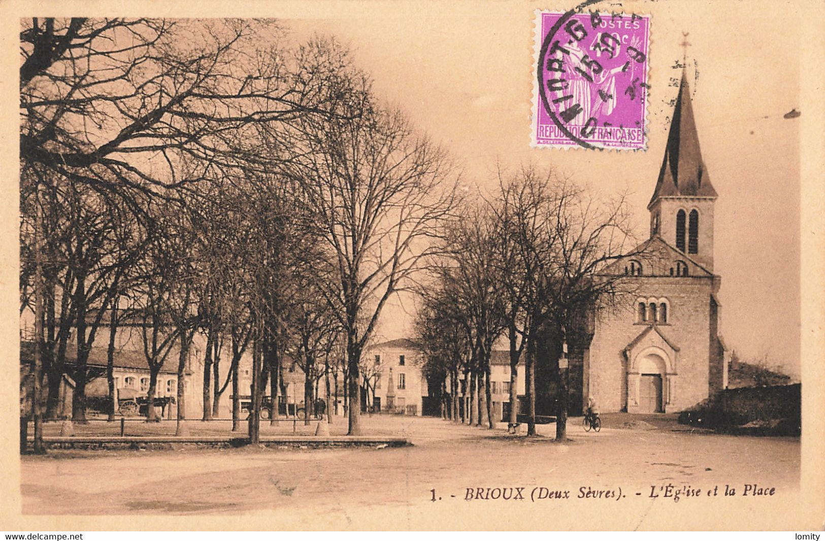 79 Brioux Eglise Et Place Cpa Carte écrite En 1935 - Brioux Sur Boutonne