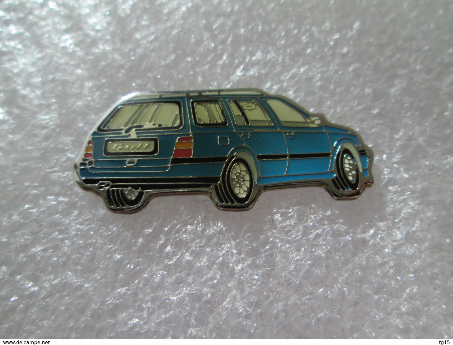 PIN'S       VOLKSWAGEN   GOLF   BREAK