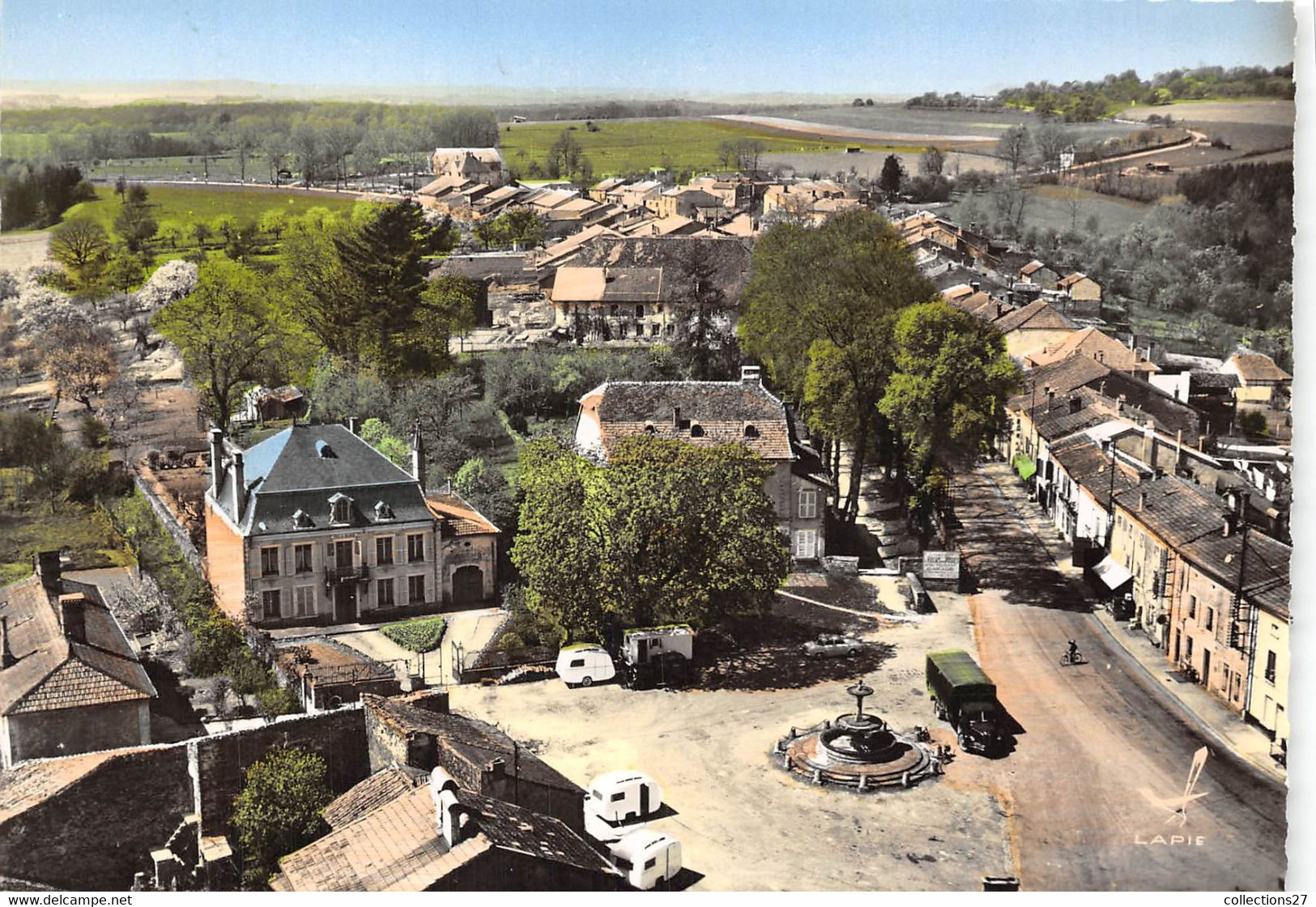 88-MONTHUREUX-SUR-SAONE- PLACE DE LA REPUBLIQUE VUE DU CIEL - Monthureux Sur Saone