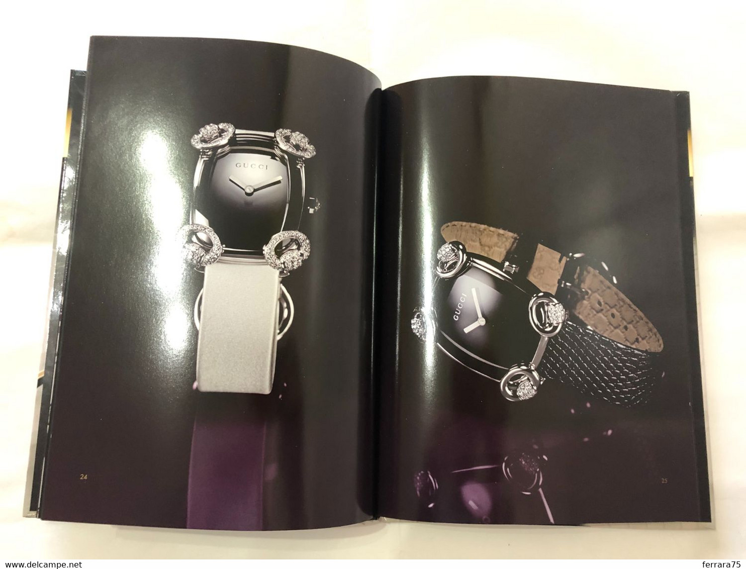 CATALOGO BROCHURE GUCCI OROLOGI PARI AL NUOVO. - Zu Identifizieren