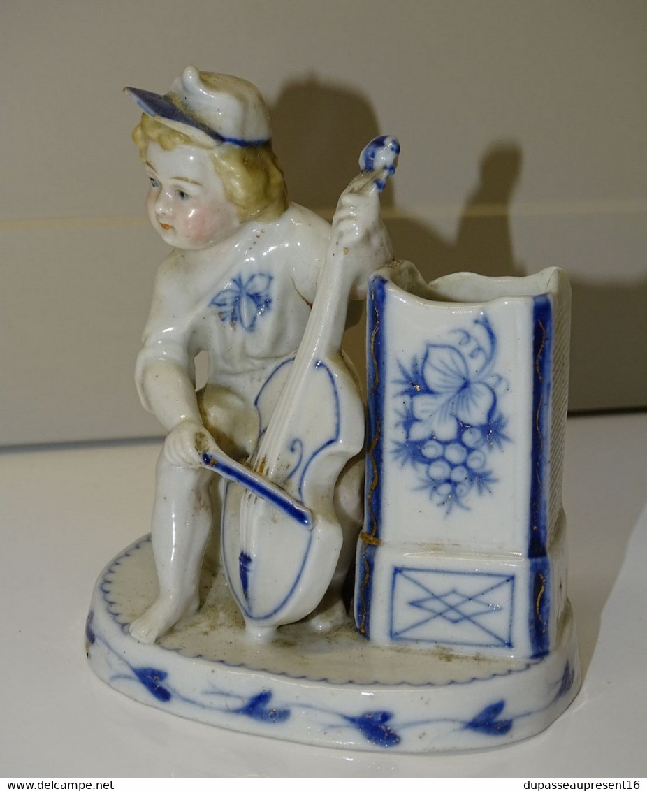 ANCIEN SUJET PORCELAINE PYROGENE PORTE ALLUMETTES musicien violoncelle vitrine collection déco