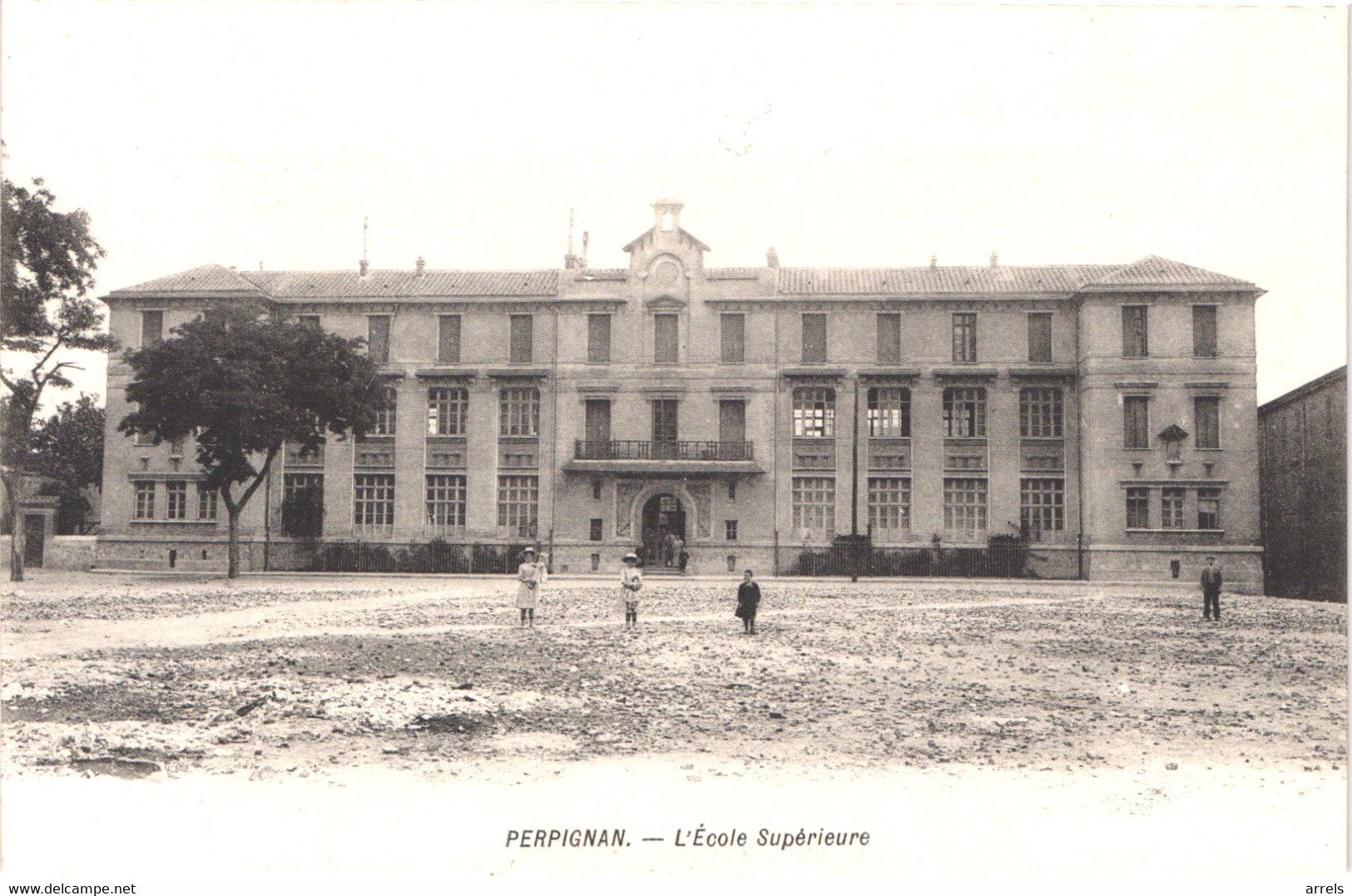 FR66 PERPIGNAN - L'école Supérieure - Animée - Belle - Perpignan