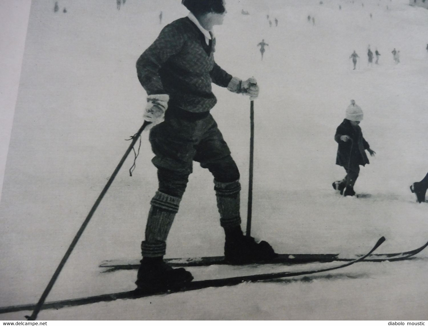 1929 :Bébé à ski-landeau à Chamonix; Chine;  Reine Emma des Pays-Bas; Armée du Salut; Pub SIX Citroën; etc