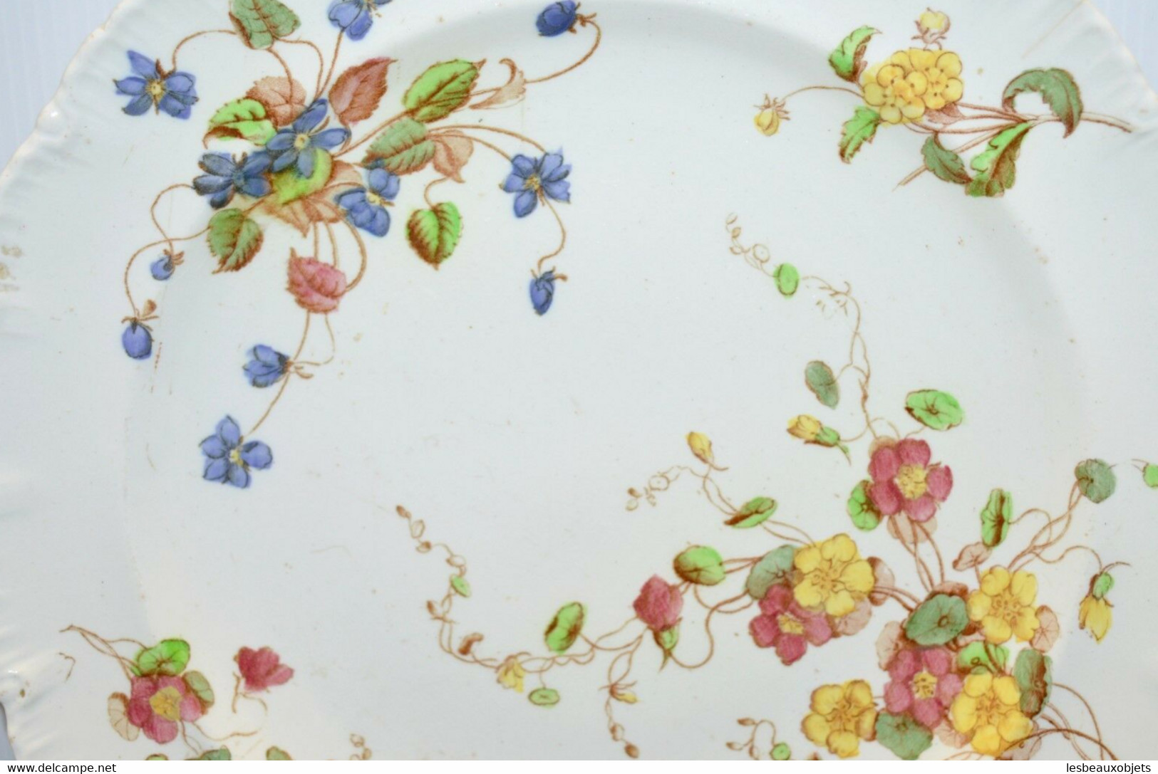 PLAT ANCIEN PORCELAINE FINE ANGLAISE COPELAND déco petites Fleurs peintes table collection déco vitrine art de la Table