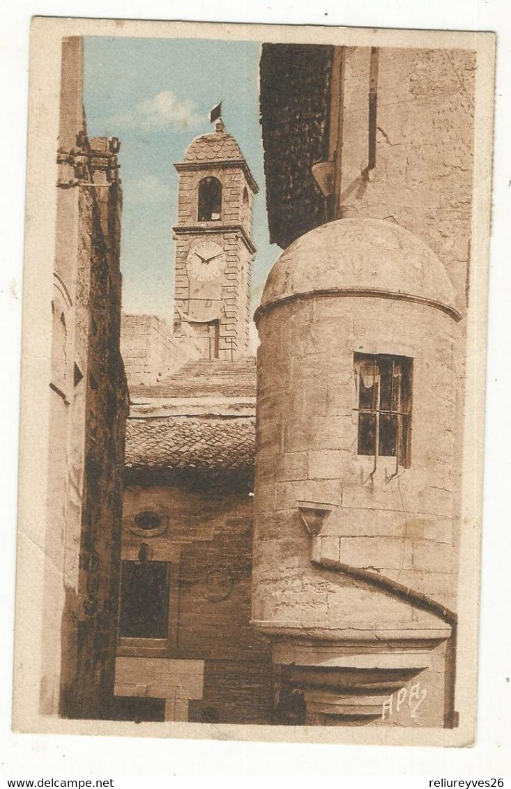 CPA, D.30, N°6 ,Aramon - Tour D'Angle Et Clocher Ed. Moreau, 1932 - Aramon