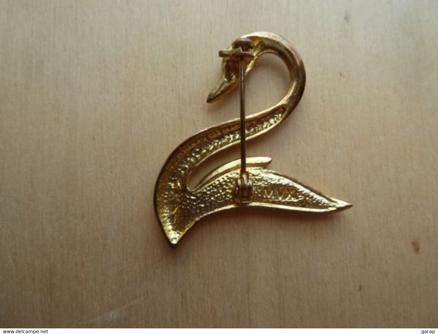 Broc-056 Broche Ancienne Cygne En Cuivre Serti De Brillants - Autres & Non Classés