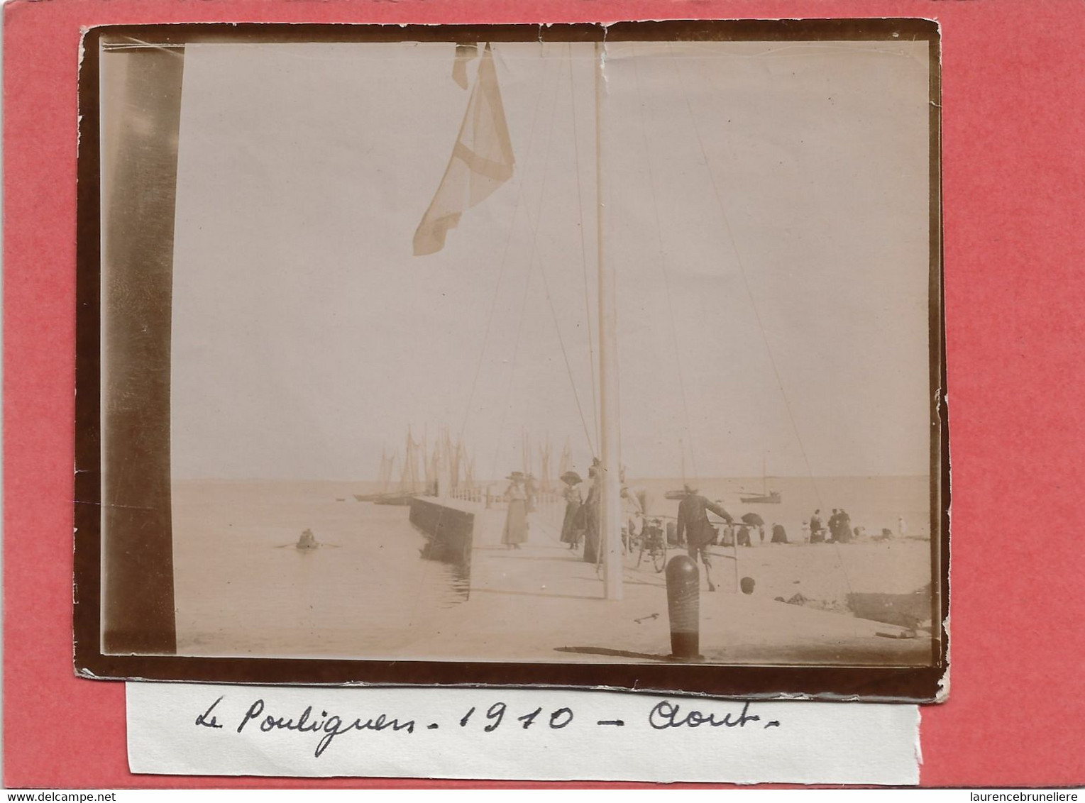 44  LE  POULIGUEN    PHOTO   ANCIENNE  ALBUMINE    1910     LA  JETEE  ET  LA  PLAGE - Plaatsen