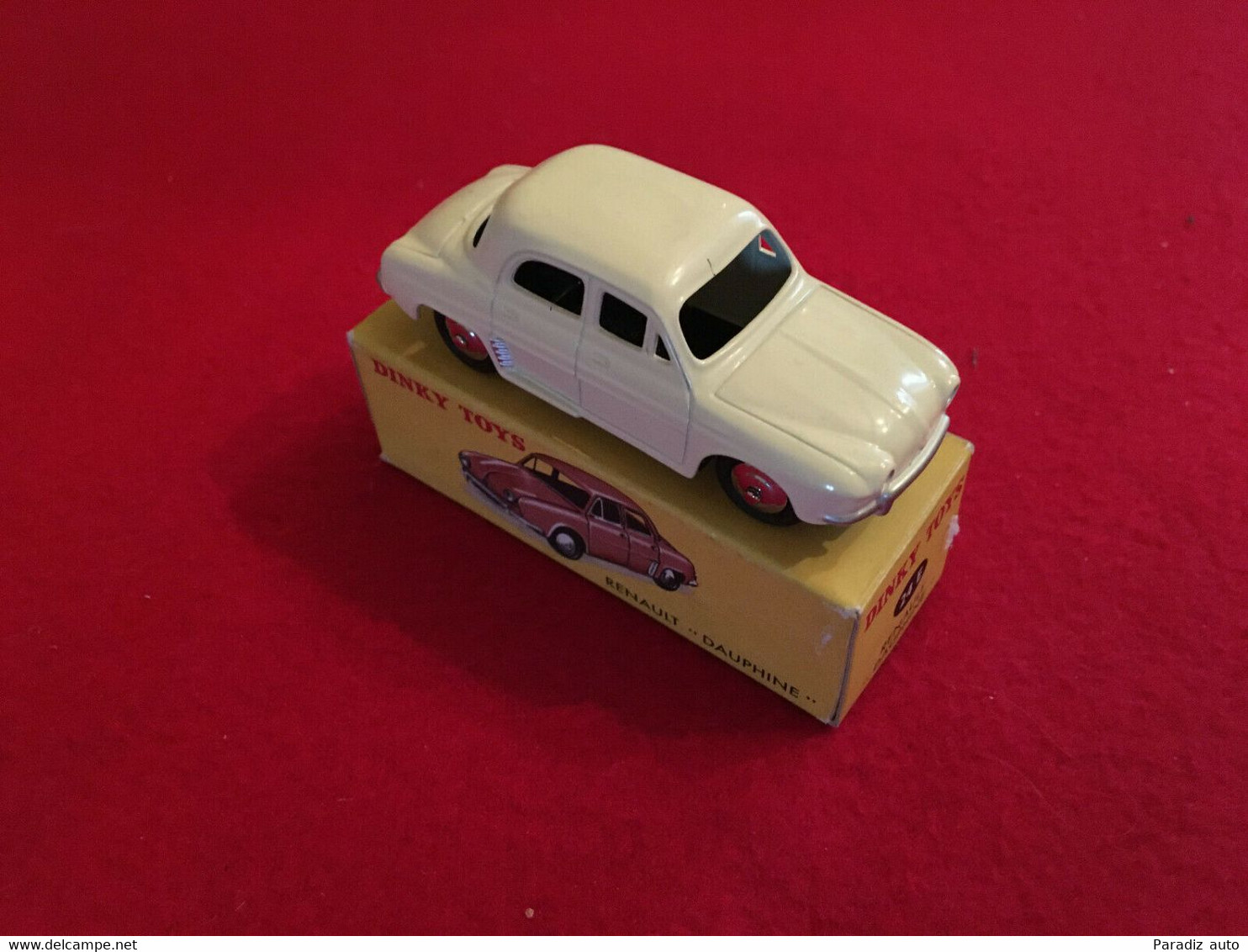Renault Dauphine 1/43 Dinky Toys 24E Éditions Atlas - Dinky