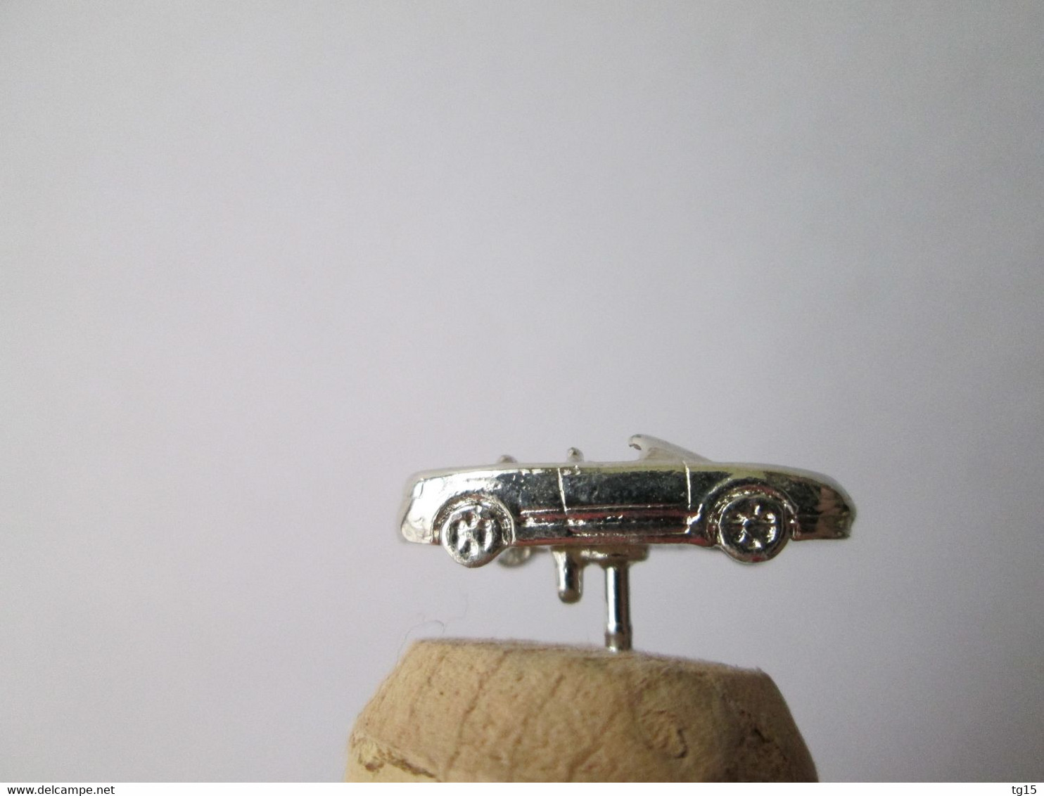 RARE  PIN'S    AUDI   A 4  CABRIOLET      zamak 3D