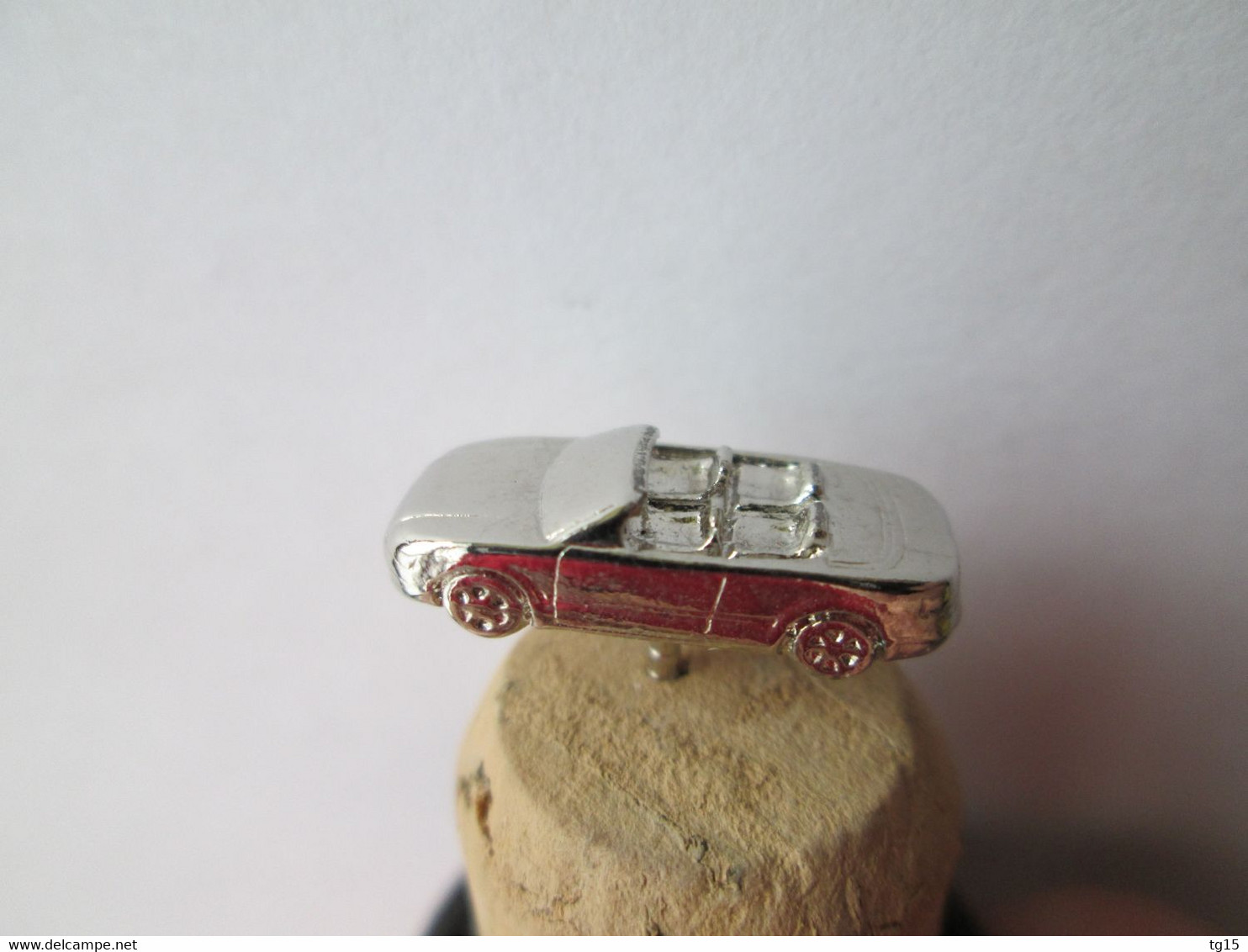 RARE  PIN'S    AUDI   A 4  CABRIOLET      zamak 3D