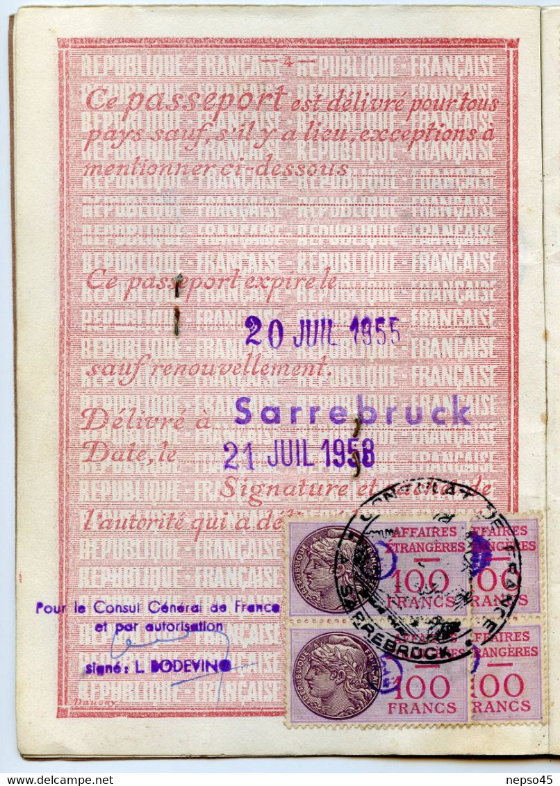 passeport.Protectorat de la Sarre sous tutelle de la République Française au lendemain de la Seconde Guerre mondiale.