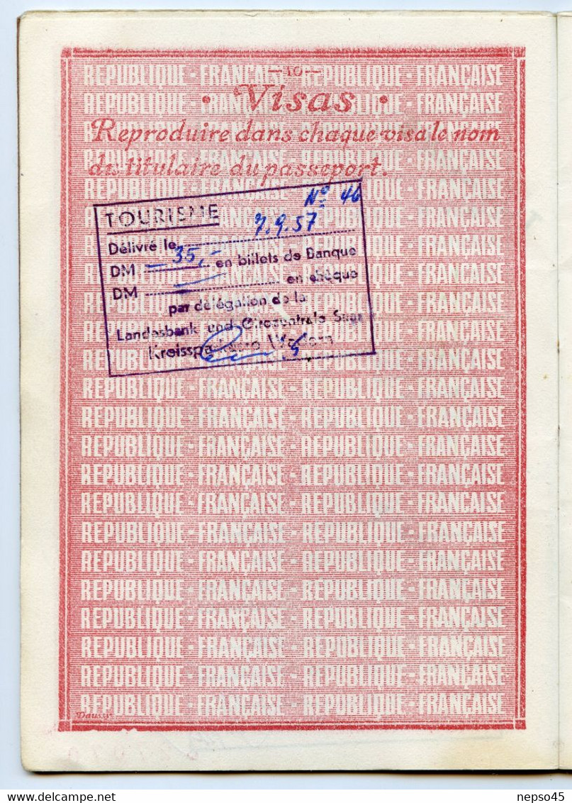 passeport.Protectorat de la Sarre sous tutelle de la République Française au lendemain de la Seconde Guerre mondiale.