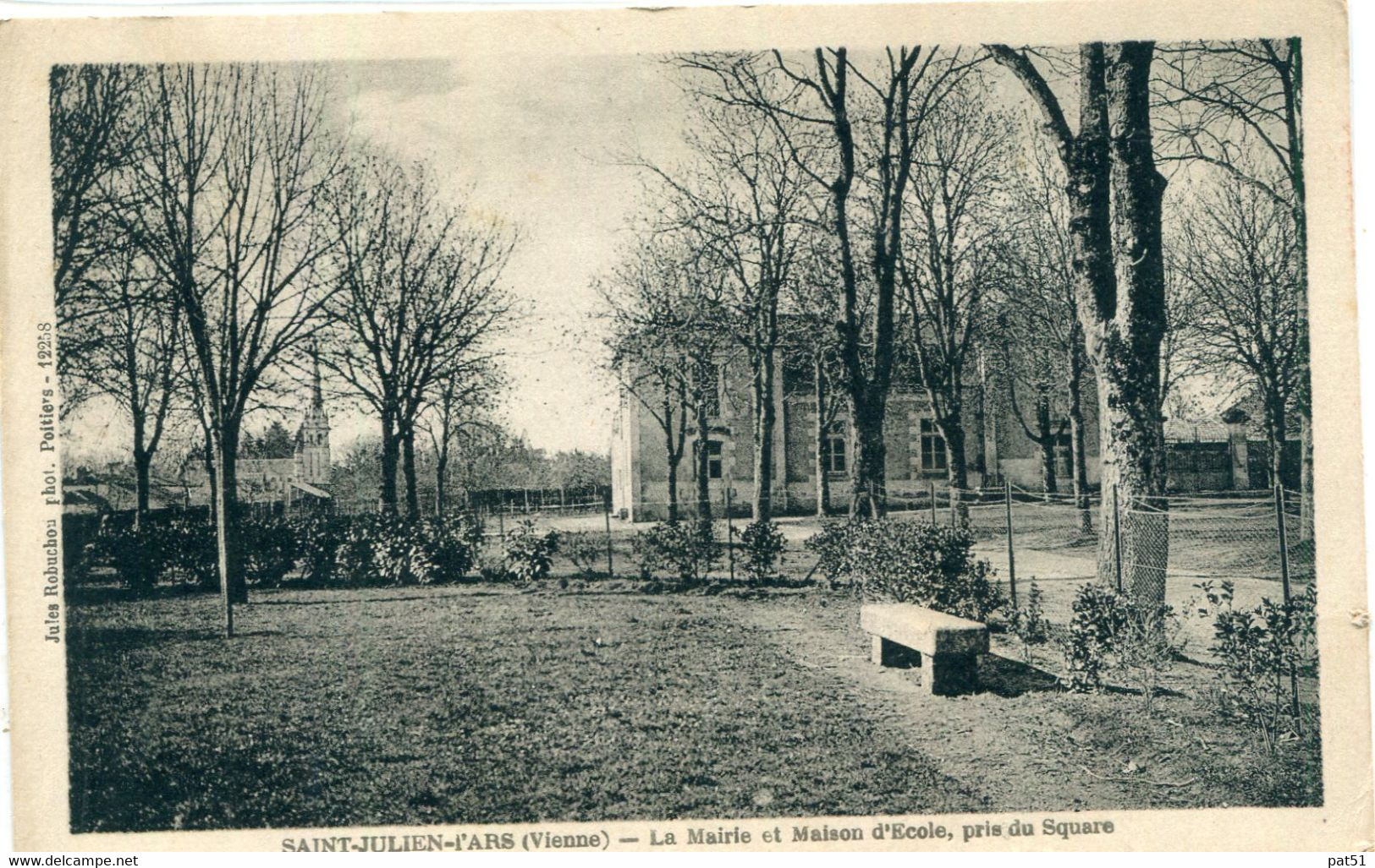 86 - Saint Julien L' Ars : La Mairie Et Maison D' Ecole - Saint Julien L'Ars