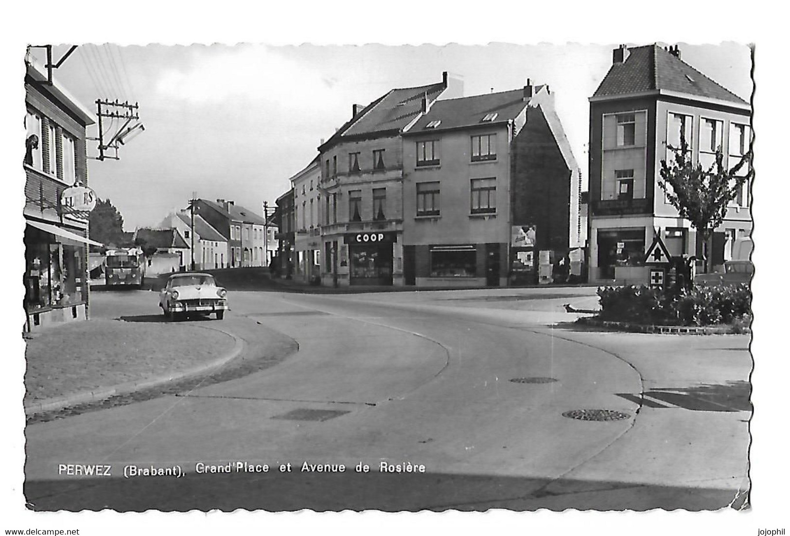 Perwez - Grand Place Et Avenue De La Rosière - Circulé 1966 - Perwez