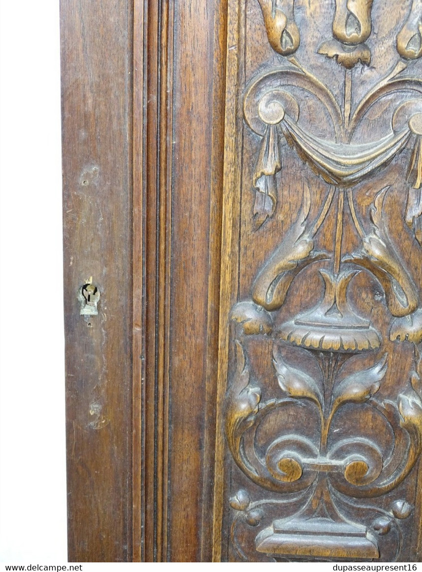 JOLIE ANCIENNE PORTE NOYER HENRI II DECOR AU PANIER DE FLEURS En EPAISSEUR Déco Collection Meuble Ancien - Autres & Non Classés