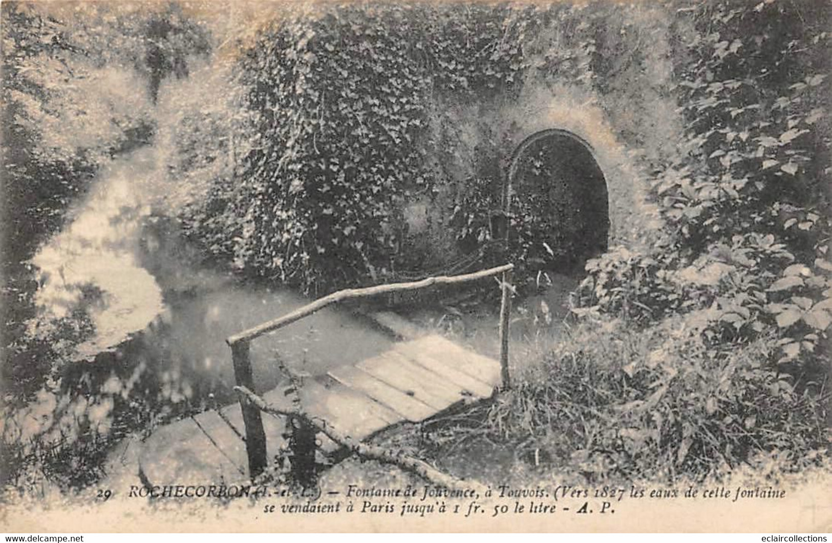 Rochecorbon         37         Fontaine De Jouvence A Touvois   N° 29    (voir Scan) - Rochecorbon