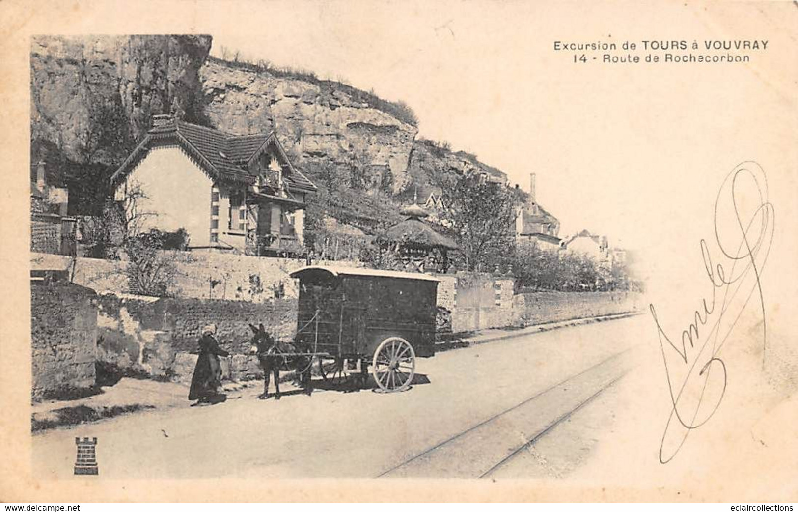 Rochecorbon         37         Route De Tours à Vouvray. Roulotte Attelée A Un âne     (voir Scan) - Rochecorbon